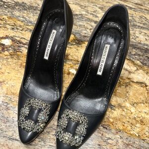 Manolo Blahnik hangisi black leather 39 pumps 105